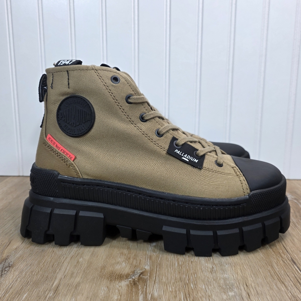 Palladium Revolt HI TX Women's Tan and Black Chunky Platform Canvas Boots 8